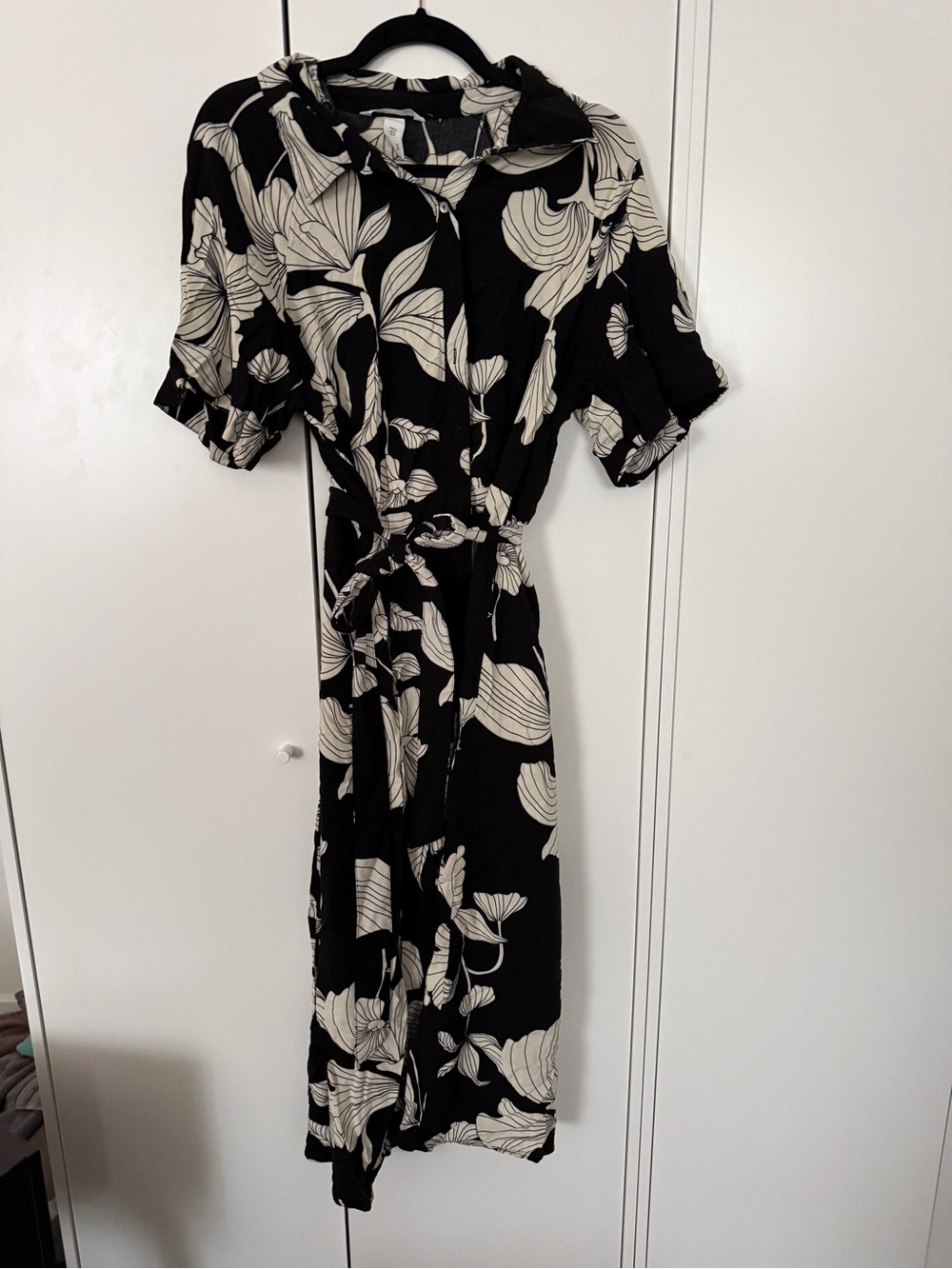 H&M Black & Cream Floral Button-Front Midi Dress